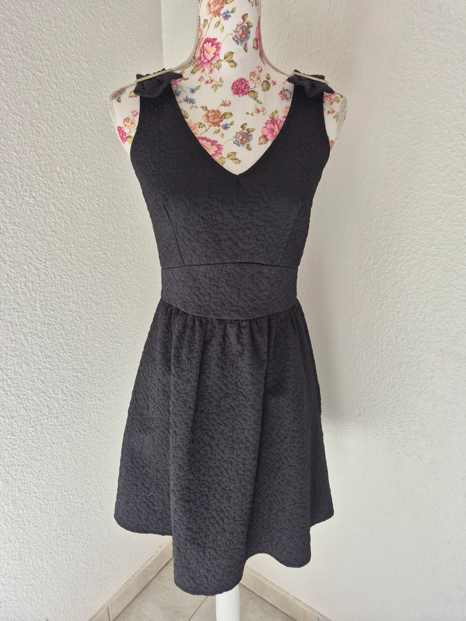 🖤 Robe patineuse Morgan noire texturée T38 dos dentelle col V nœuds épaules soirée chic élégante